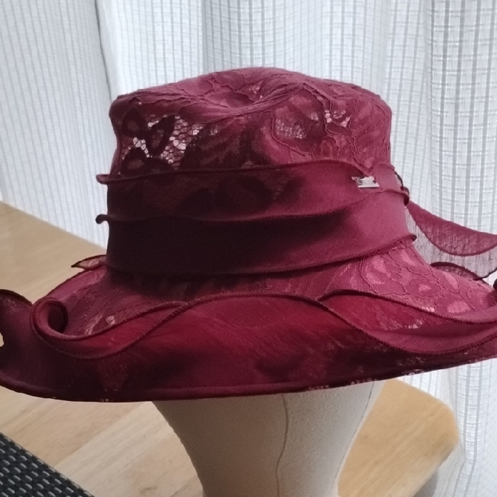 Elegant Burgundy Lace Women's Hat